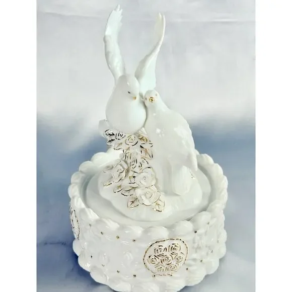 Love Doves Sculpture San Fransisco Music Box Co w/ Glass Dome Unchained Melody - Picture 7 of 12